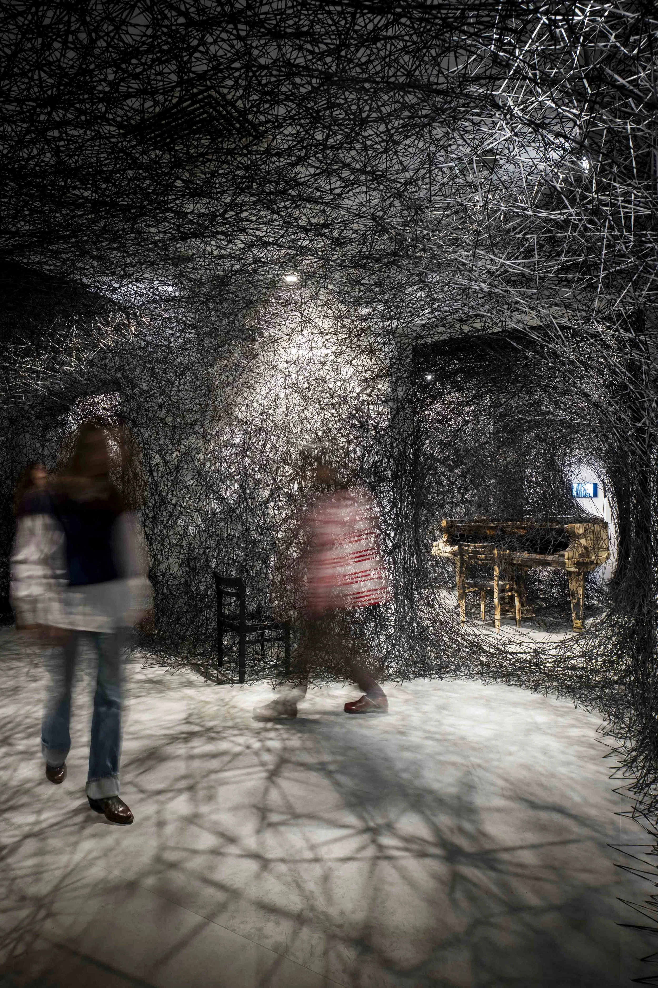 CHIHARU SHIOTA–塩田千春